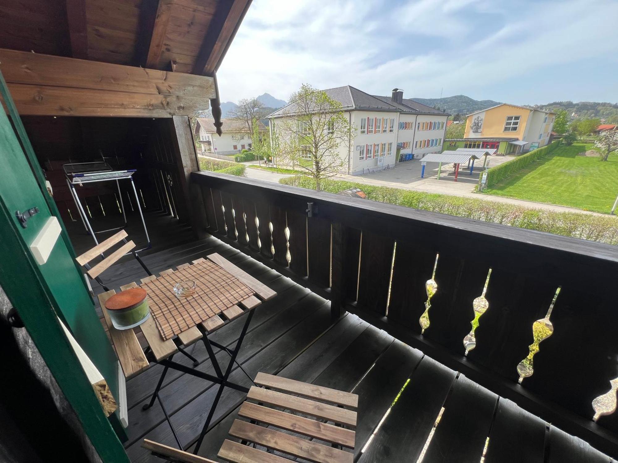 Gemuetliche Dachgeschosswohnung Mit Balkon Ainring Exterior foto