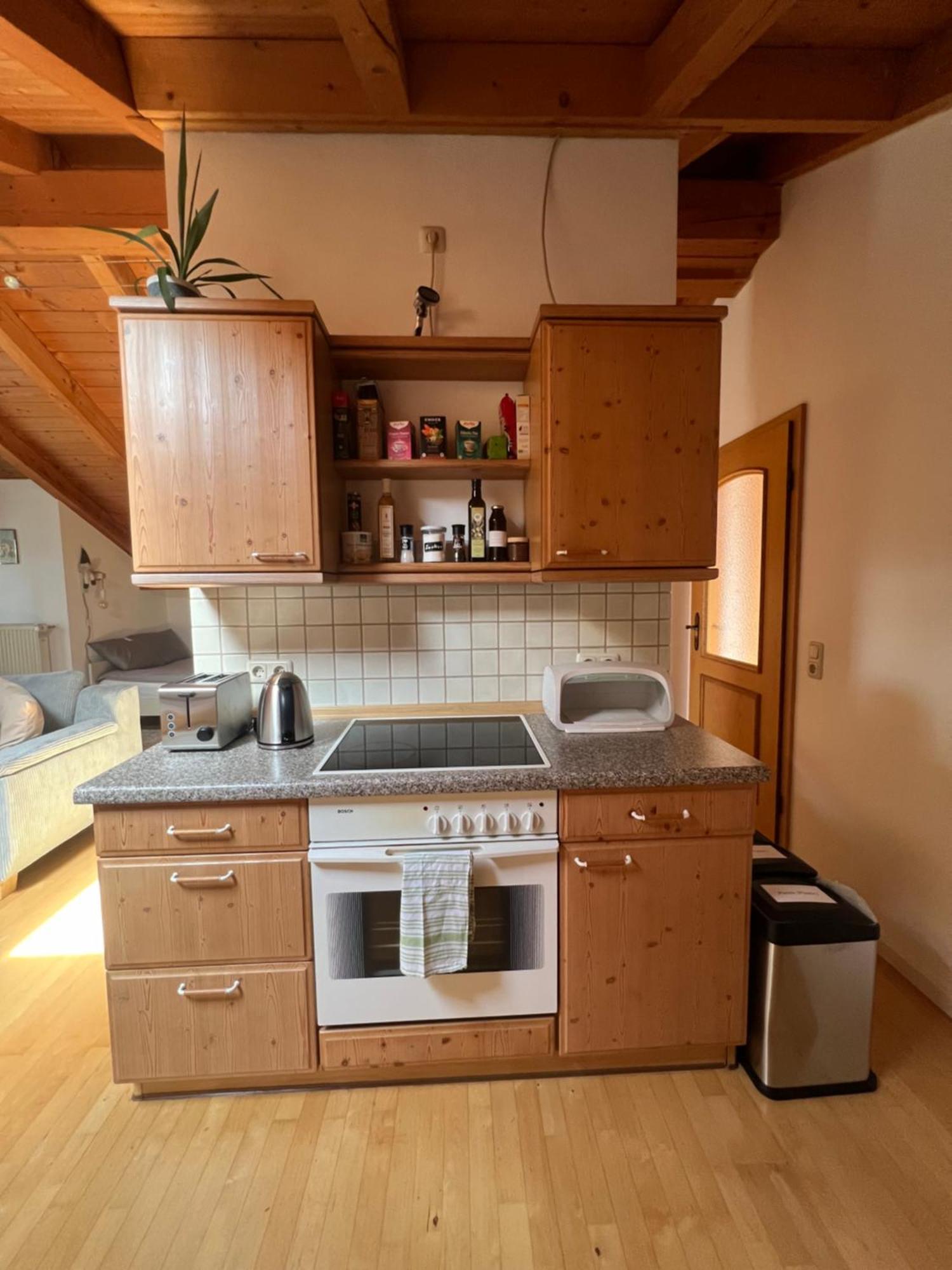 Gemuetliche Dachgeschosswohnung Mit Balkon Ainring Exterior foto